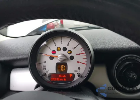 2013 Mini Hardtop Cooper z USA, uszkodzony, nr VIN WMWSU3C54DT547327